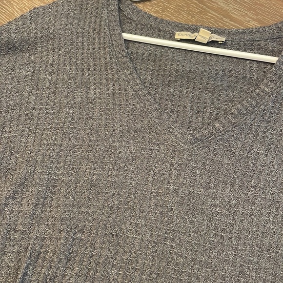 Express gray quarter sleeve long sleeve shirt - Picture 2 of 2